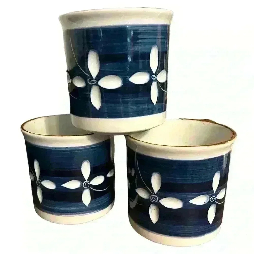 Set of 3 vintage carved cobalt blue stoneware mugs with floral motif - Picture 15 of 15